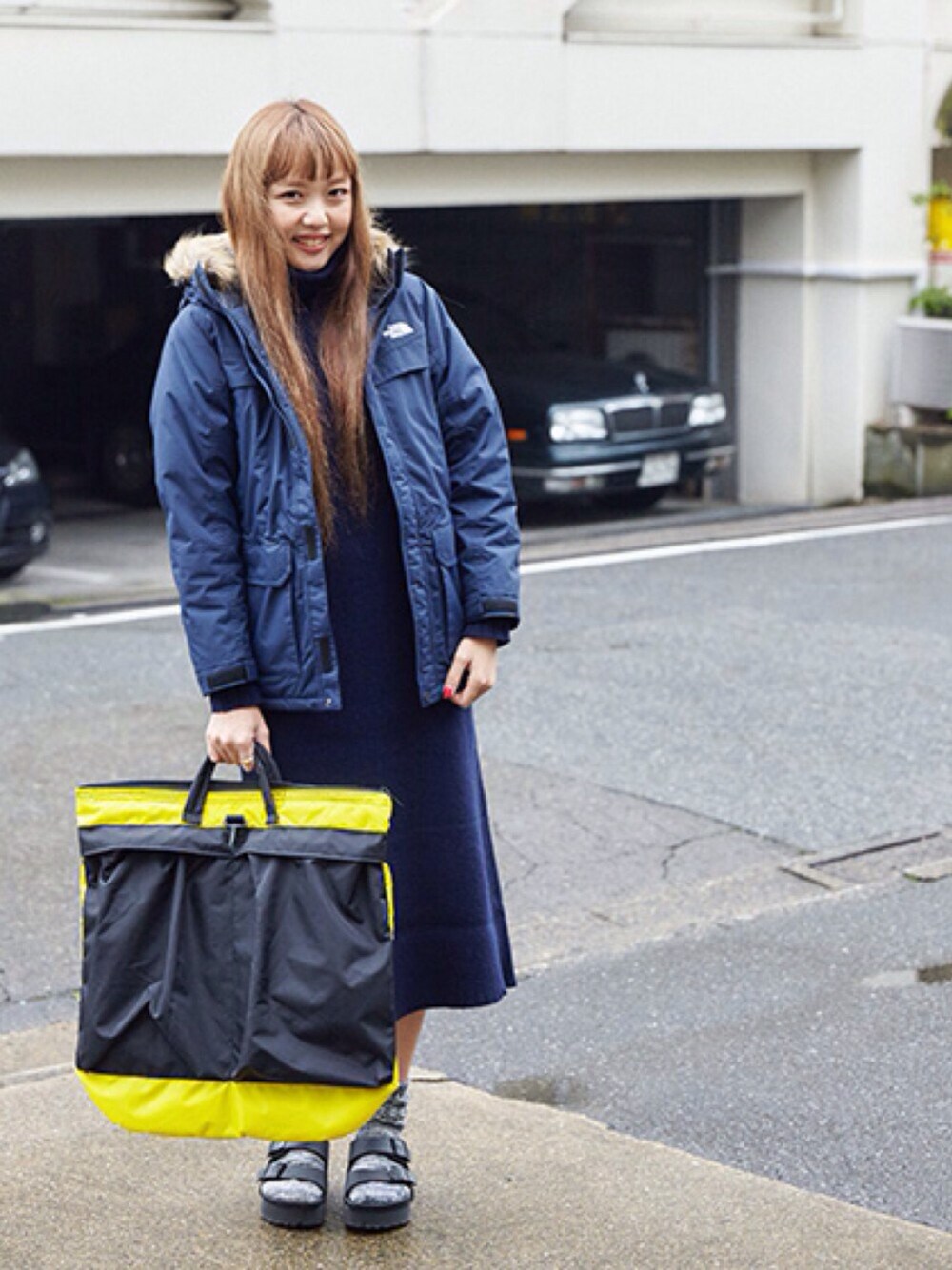 「BEAMS、BEAMS BOY、ダウンジャケット、ノースフェイス、THE NORTH FACE、ネイビー」｜「THE NORTH FACEのTHE NORTH FACE / MCMURDO PARKA（ダウンジャケット/コート、ブルー系）」を使った、SAKKOさん（レディース・165cm）の冬コーディネートの1枚目の写真