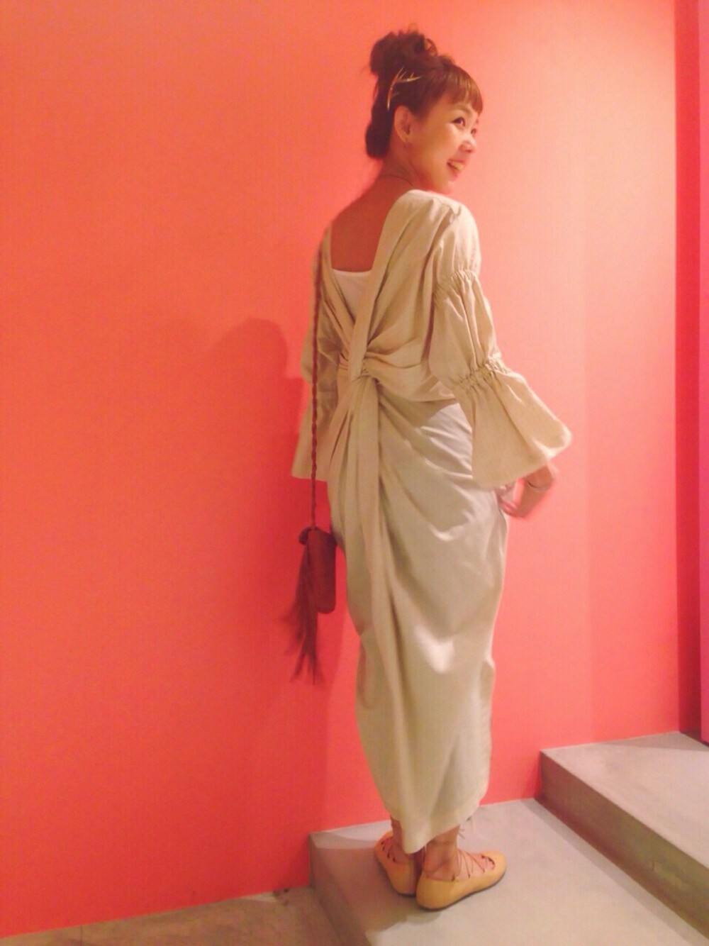 「RBS、Ray BEAMS、BEAMS、ワンピース」｜「Ray BEAMSのRBS / バック ツイスト ロングワンピース（ワンピース、ベージュ系）」を使った、SAKKOさん（レディース・165cm）の春コーディネートの1枚目の写真