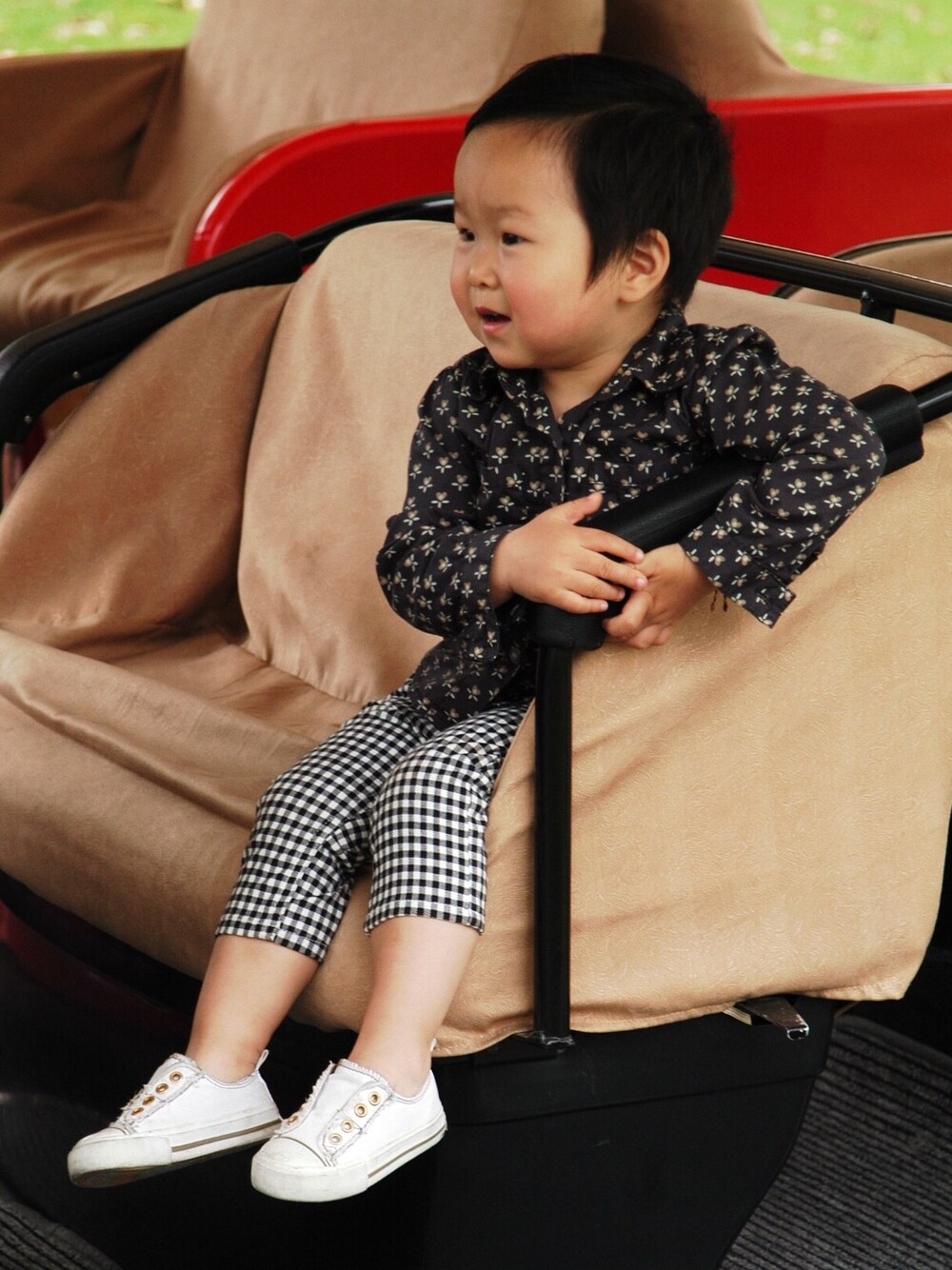 「GYMBOREEのアイテム（スニーカー、ホワイト系）」を使った、吾心深處是安然さん（キッズ・90cm）の春コーディネートの1枚目の写真