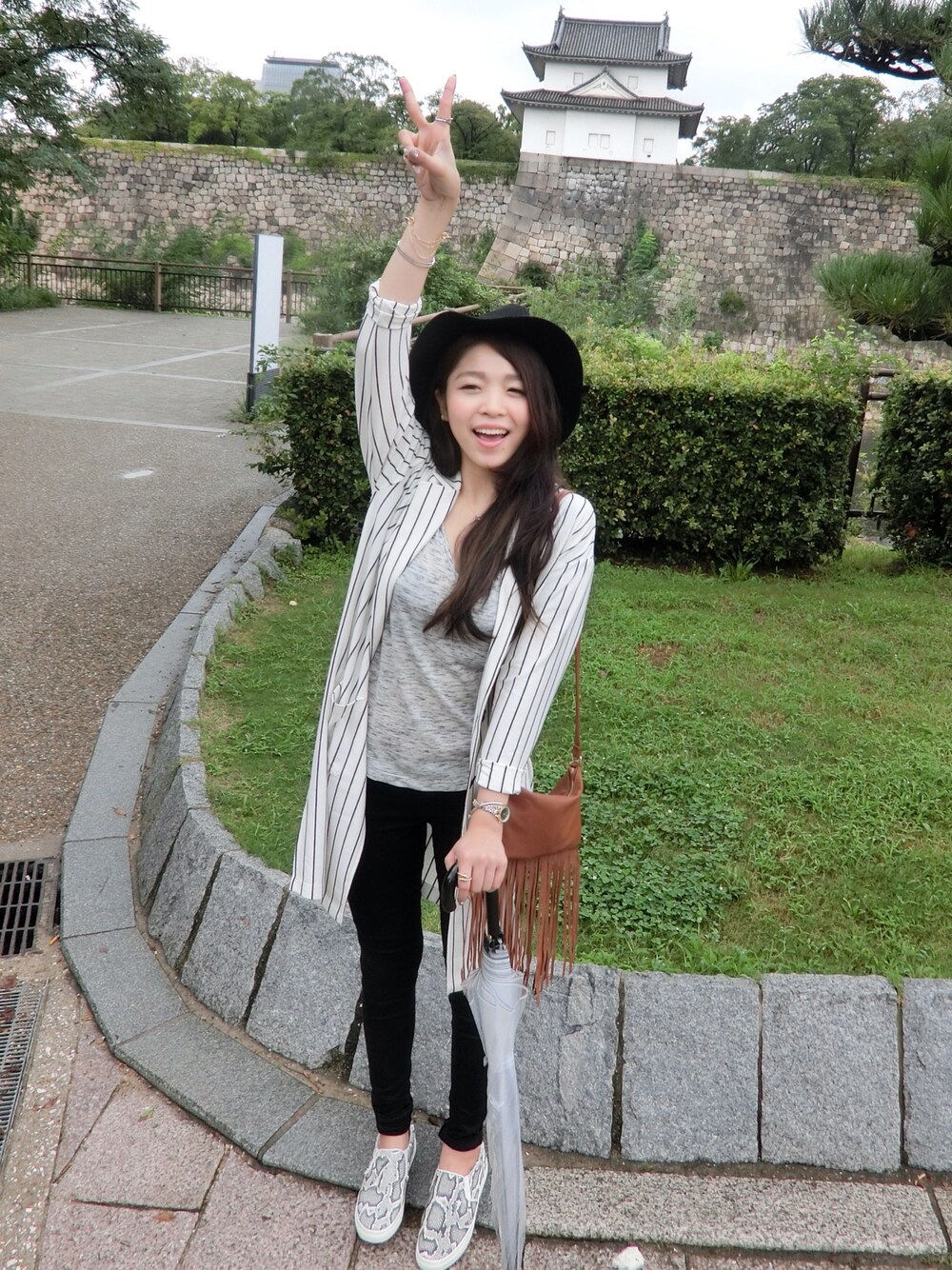 「西裝外套、流蘇包、豹紋、park、ＨＭ、懶人鞋、流蘇、大人カジュアル、秋のコーデ、denim」｜「H&Mのアイテム（ショルダーバッグ、ブラウン系）」を使った、Eillianさん（レディース・165cm）の秋コーディネートの1枚目の写真