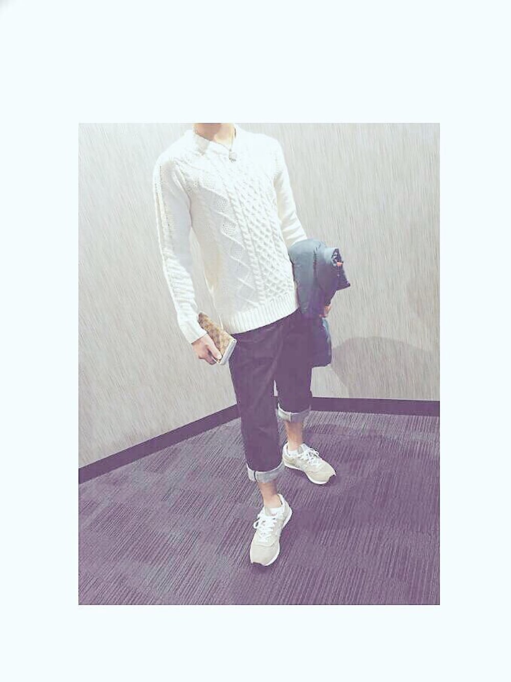 「岡山AEON MALL、岡山駅、ニューバランス576、NIXON、TOMMY HILFIGER、BVLGARI、Diesel、EDWIN、大人っぽさ」｜「EDWINのアイテム（デニムパンツ、ブラック系）」を使った、Таканiяоさん（メンズ・171cm）の秋コーディネートの1枚目の写真