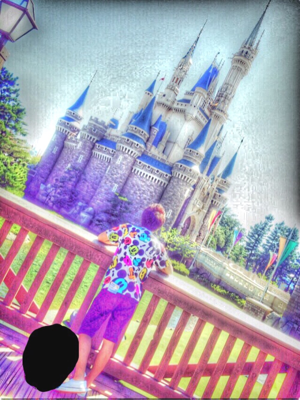 「ディズニーランド、ディズニーコーデ、ペアルック」｜「Disneyのアイテム（Tシャツ/カットソー、その他）」を使った、Таканiяоさん（メンズ・171cm）の春コーディネートの1枚目の写真