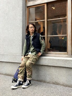 「H&M（エイチ・アンド・エム）のアイテム（ダウンベスト）」を使った、Yang Kee Lungさん（メンズ・172cm）の冬コーディネート