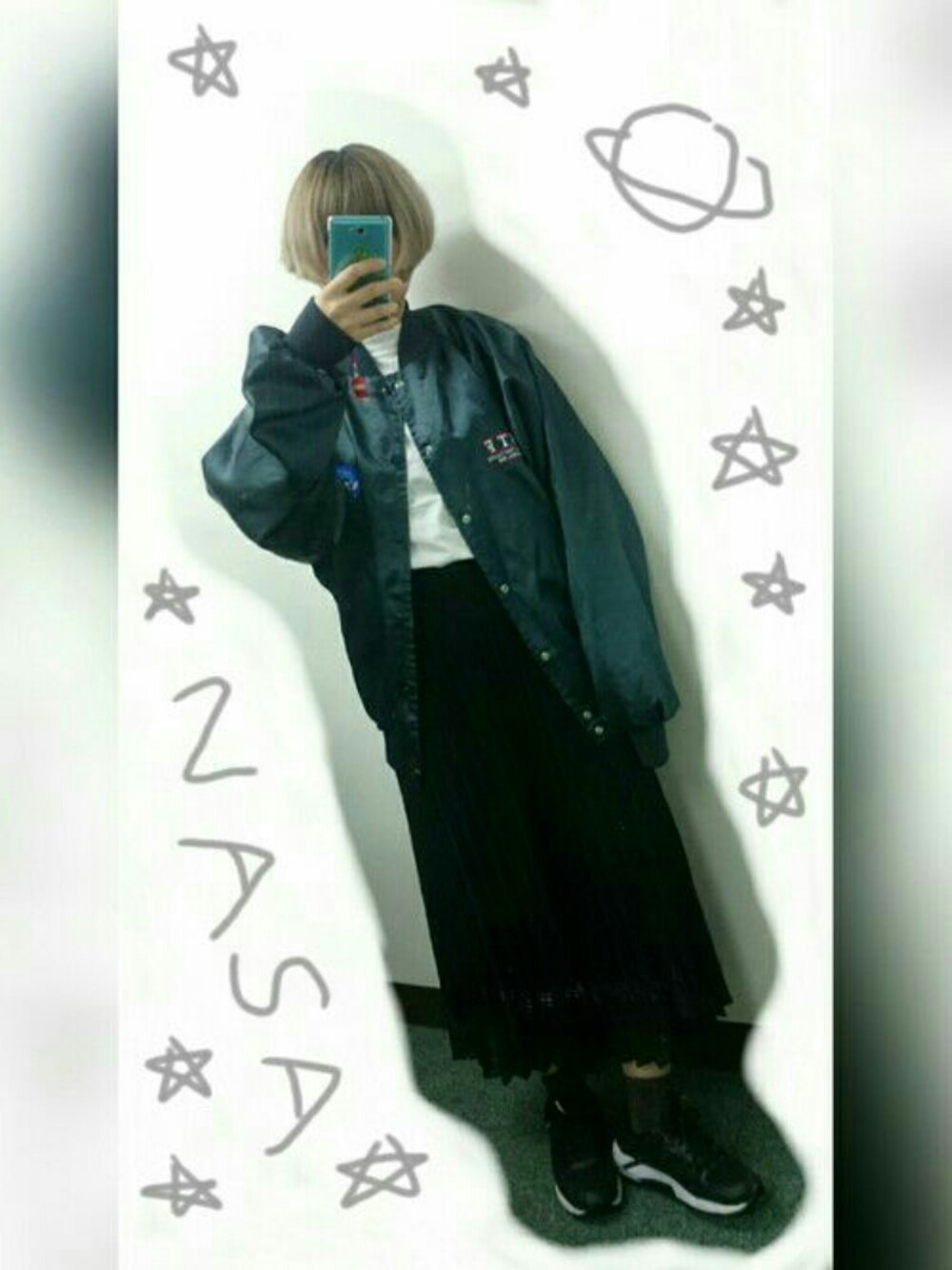 「NASA、ヤンキー、秋コーデ、プリーツスカート、ブルゾン、古着、古着MIX、used、used mix、saucony」｜「UNIQLOのWOMEN シフォンプリーツスカート（スカート、ブラック系）」を使った、ちろるさん（レディース・162cm）の秋コーディネートの1枚目の写真
