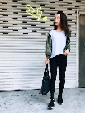 「khaki」｜「アイテム（ミリタリージャケット）」を使った、Joさん（レディース・160cm）の夏コーディネート