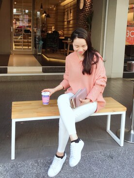 「sneakers」｜「アイテム（財布/小物）」を使った、Joさん（レディース・160cm）の秋コーディネート