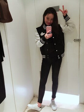 「sneakers」｜「アイテム（スタジャン）」を使った、Joさん（レディース・160cm）の冬コーディネート