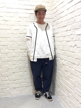 「アイテム（チノパンツ）」を使った、ビームス 神戸さん（メンズ・170cm）の春コーディネート