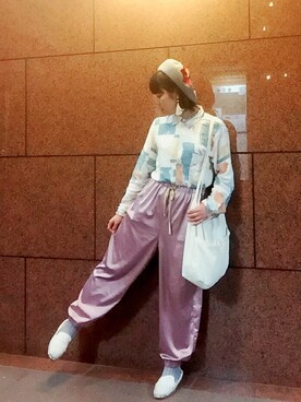 「サテンパンツ」｜「アイテム（ハンチング/ベレー帽）」を使った、nakamura  shiorlさん（レディース・157cm）の秋コーディネート