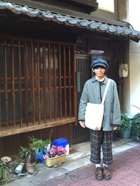 「雑貨屋さんのアイテム（トートバッグ、ベージュ系）」を使った、鈴木さん（メンズ・162cm）の冬コーディネート