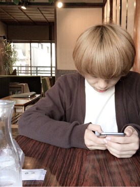 「ニューカラーー 。のアイテム（トップス、ベージュ系）」を使った、鈴木さん（メンズ・162cm）の春コーディネート