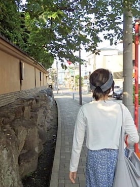 「kkkのアイテム（トップス、ホワイト系）」を使った、鈴木さん（メンズ・162cm）の春コーディネート