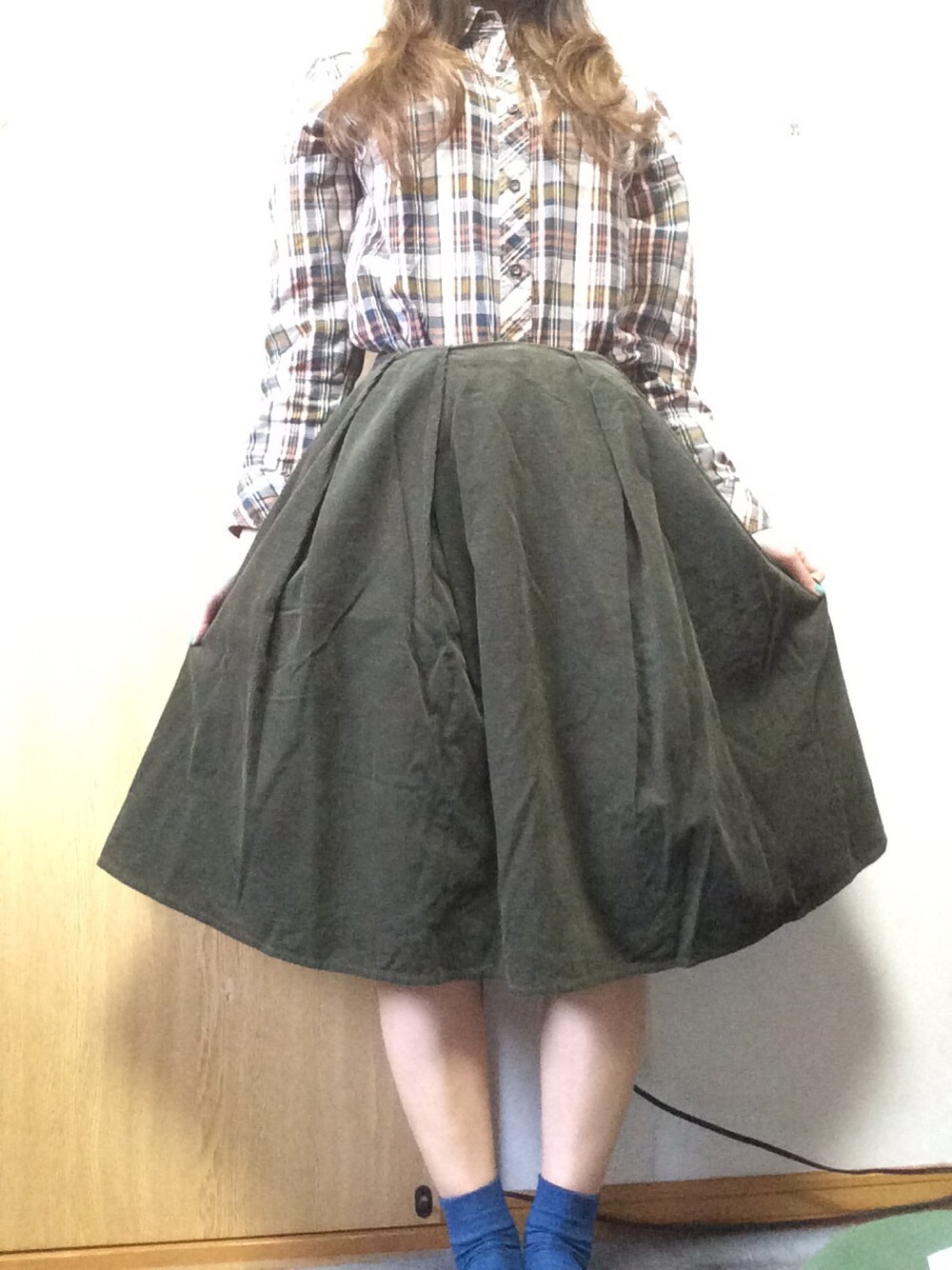 「マンハッタンポーテージ、tiptop」｜「tiptopのアイテム（スカート、グリーン系）」を使った、けにゃさん（レディース・155cm）の冬コーディネートの1枚目の写真