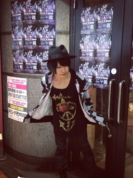 「ミリオンダラーオーケストラのアイテム（Hoodies、ブラック系）」を使った、まさん（メンズ・167cm）の秋コーディネート