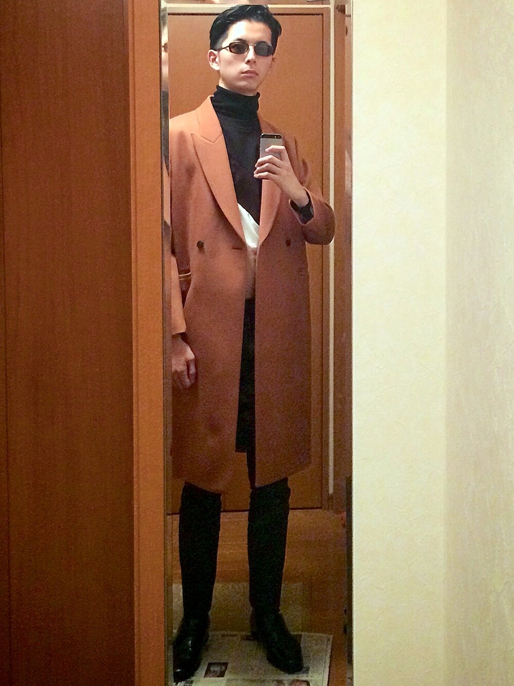 「carven、UNIQLO、ACNE、Paul Smith、GIORGIO ARMANI、salvatoreferragamo」｜「Paul SmithのWOOL DOUBLE BREASTED LONG COAT / 253207 269P（チェスターコート、ブラウン系）」を使った、李氏さん（メンズ・189cm）の秋コーディネートの1枚目の写真