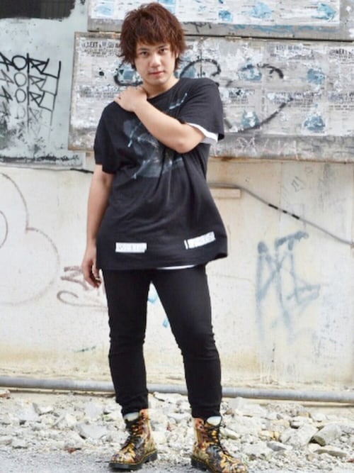 ぷーりょ 美容学生 Off Whiteのtシャツ カットソーを使ったコーディネート Wear