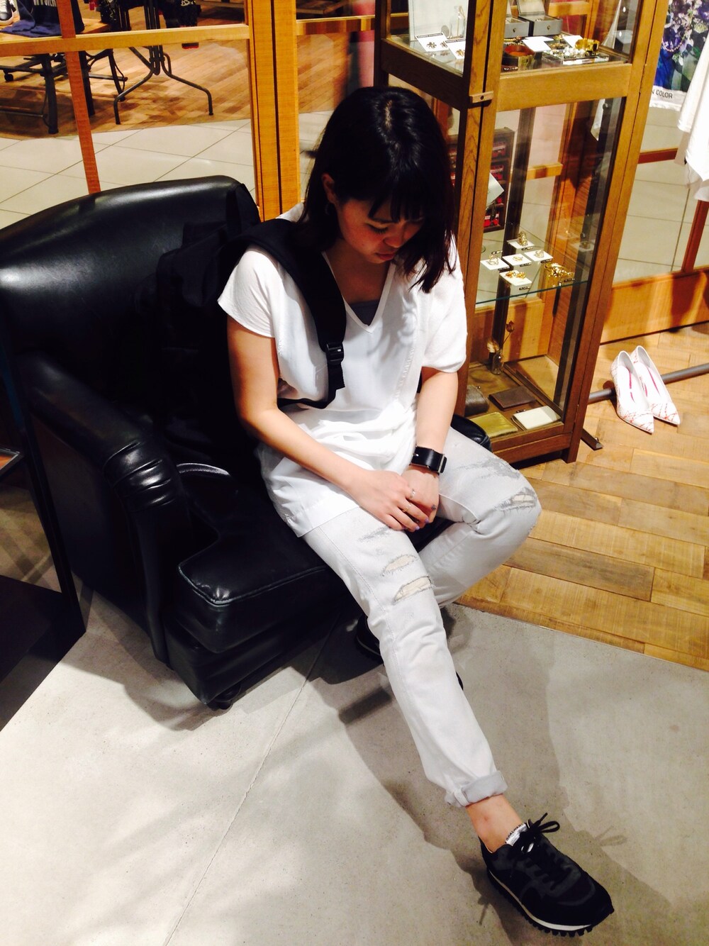 「モノトーンコーデ、Johnbull Private labo、SPALWART、ホワイトデニム、ホワイト」｜「Johnbull Private laboのアンクルデニムパンツ（デニムパンツ、ホワイト系）」を使った、Moooさん（レディース・158cm）の春コーディネートの1枚目の写真