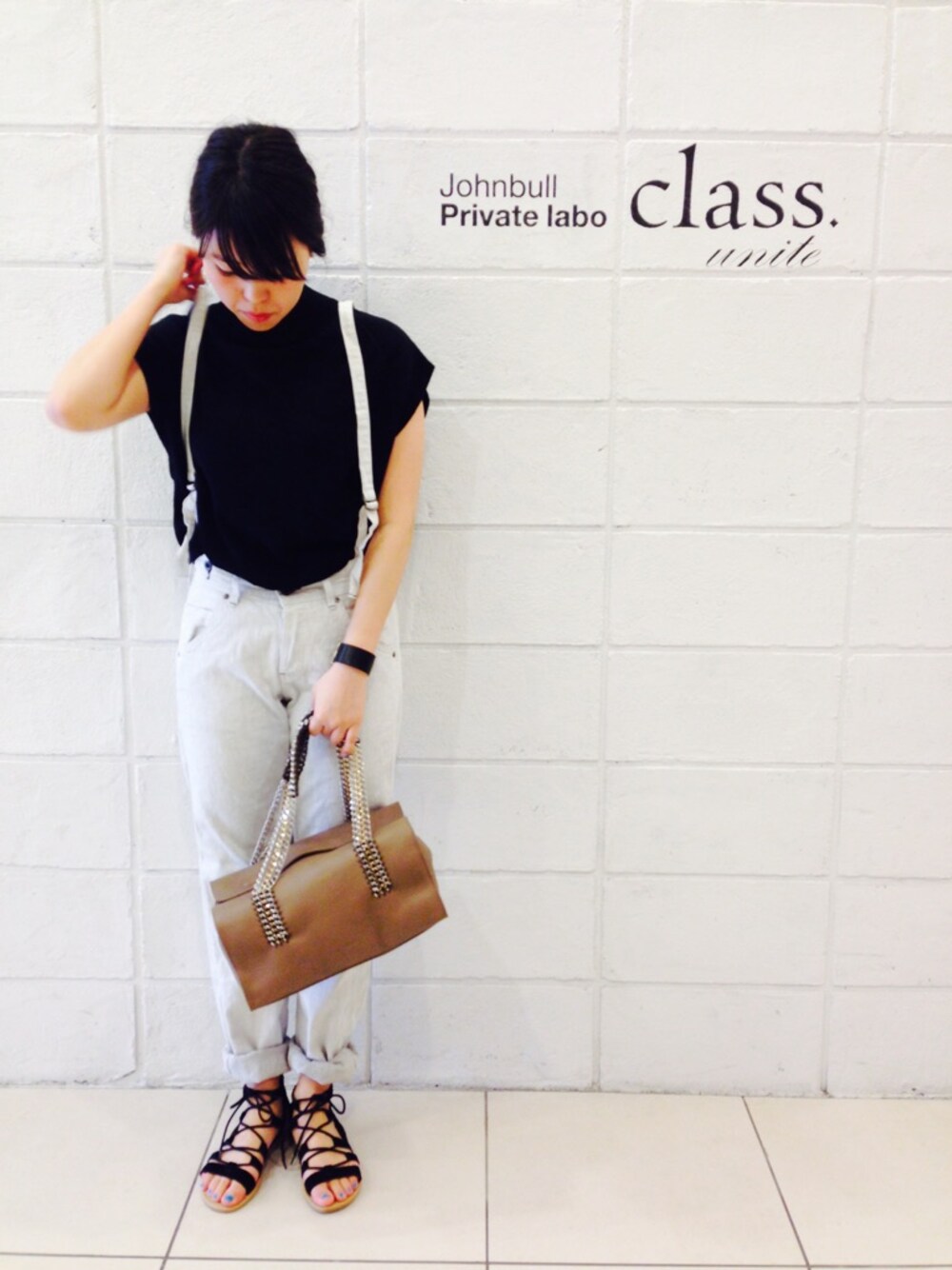 「サスペンダーパンツ、BEAUTY&YOUTH UNITED ARROWS、Johnbull Private labo、編み上げサンダル」｜「Johnbull Private laboのサスペンダージーンズ（デニムパンツ、ホワイト系）」を使った、Moooさん（レディース・158cm）の夏コーディネートの1枚目の写真