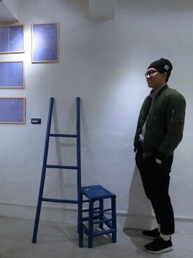 「plain-me（プレインミー）のアイテム（Tシャツ/カットソー、ブラック系）」を使った、Yongさん（メンズ・180cm）の春コーディネート