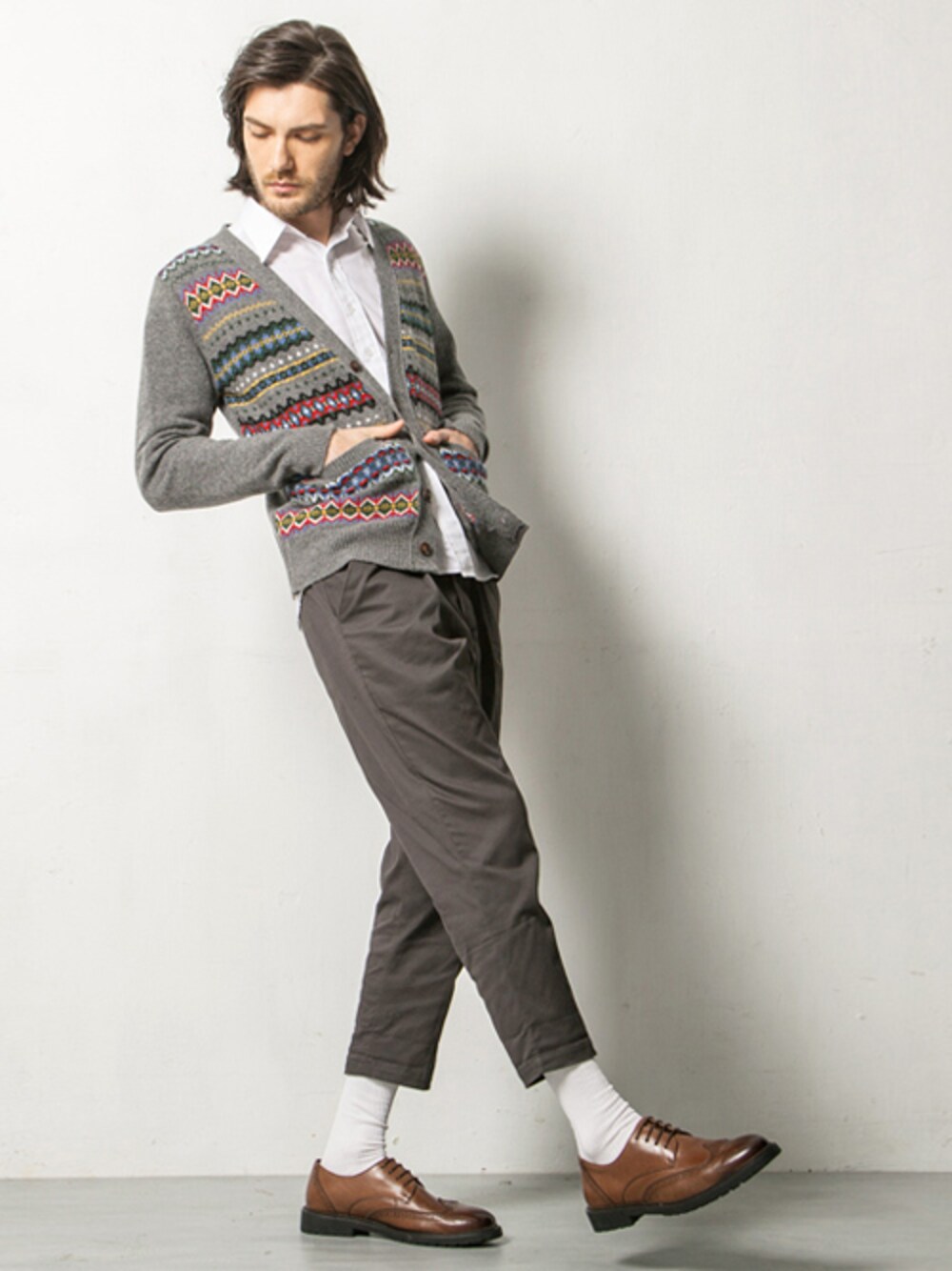 「fashion、shoes、men、 Wing tips、 leather shoes」｜「WHILEの英式原色 翼紋牛皮擦色德比皮鞋（ドレスシューズ、ブラウン系）」を使った、WHILEさん（メンズ・183cm）の春コーディネートの1枚目の写真