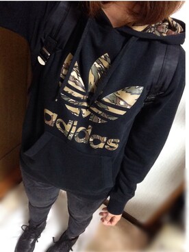 「adidas（アディダス）のオリジナルス パーカー[CITYCAMOHOODIE]（パーカー、ブラック系）」を使った、vascoさん（レディース・163cm）の春コーディネート