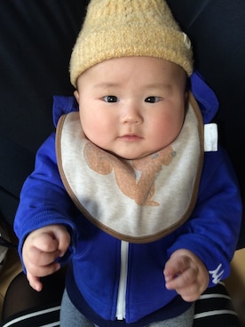 「Moujonjon（ムージョンジョン）のアイテム（パーカー）」を使った、チビウサギさん（キッズ・80cm）の春コーディネート