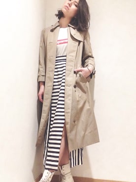 「スリット」｜「アイテム（トレンチコート）」を使った、古家亜季さん（レディース・164cm）の春コーディネート