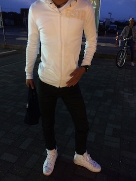 「muta（ムータ）のアイテム（バッグ）」を使った、横田祐樹さん（メンズ・172cm）の秋コーディネート