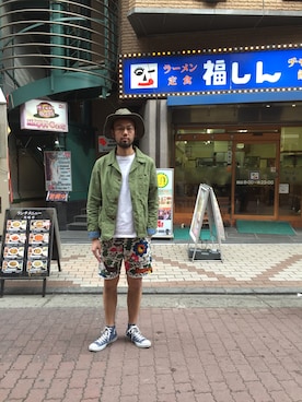 「BEAVER（ビーバー）のアイテム（トップス）」を使った、すずき ともたかさん（メンズ・183cm）の春コーディネート