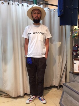 「and wander（アンドワンダー）のアイテム（パンツ）」を使った、すずき ともたかさん（メンズ・183cm）の夏コーディネート