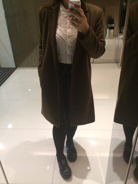 「PULL&BEAR（プルアンドベア）のアイテム（モカシン/デッキシューズ）」を使った、Carrie Yipさん（レディース・165cm）の冬コーディネート