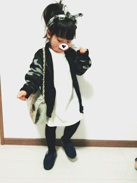 「白ニット」｜「アイテム（その他アウター）」を使った、ひきこさん（キッズ・90cm）の冬コーディネート