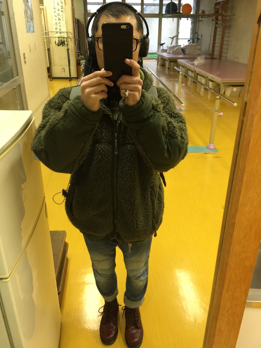 「patagoniaのアイテム（その他アウター、グリーン系）」を使った、Kazさん（メンズ・158cm）の春コーディネートの1枚目の写真