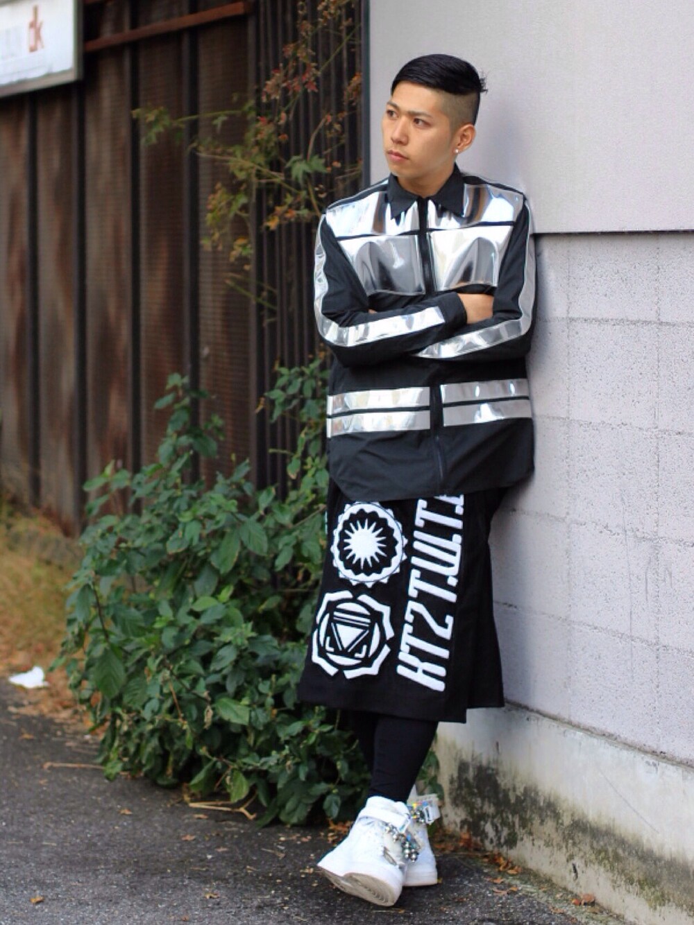 「ktz、D.TT.K、black、silver、king」｜「D.TT.Kのアイテム（シャツ/ブラウス、シルバー系）」を使った、HIROSHIさん（メンズ・167cm）の冬コーディネートの1枚目の写真