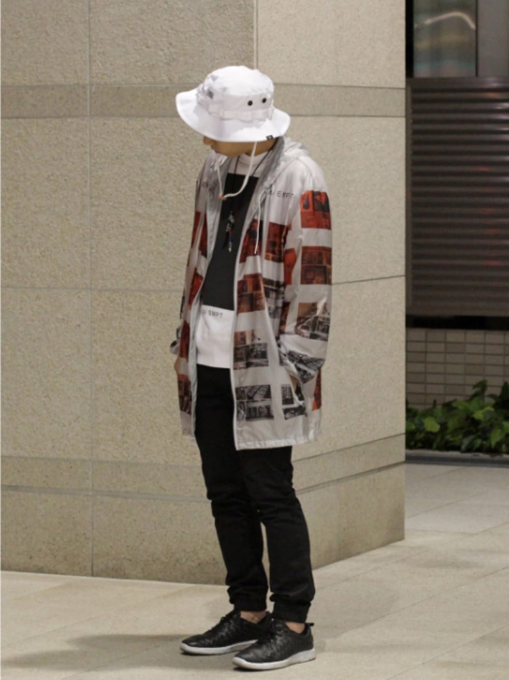 「cavempt、c.e、ELVIRA、full-bk、VANS、stampd'LA、STAMPD、ナイロンジャケット、秋コーデ」｜「VANSのアイテム（スニーカー、ブラック系）」を使った、HIROSHIさん（メンズ・167cm）の夏コーディネートの1枚目の写真
