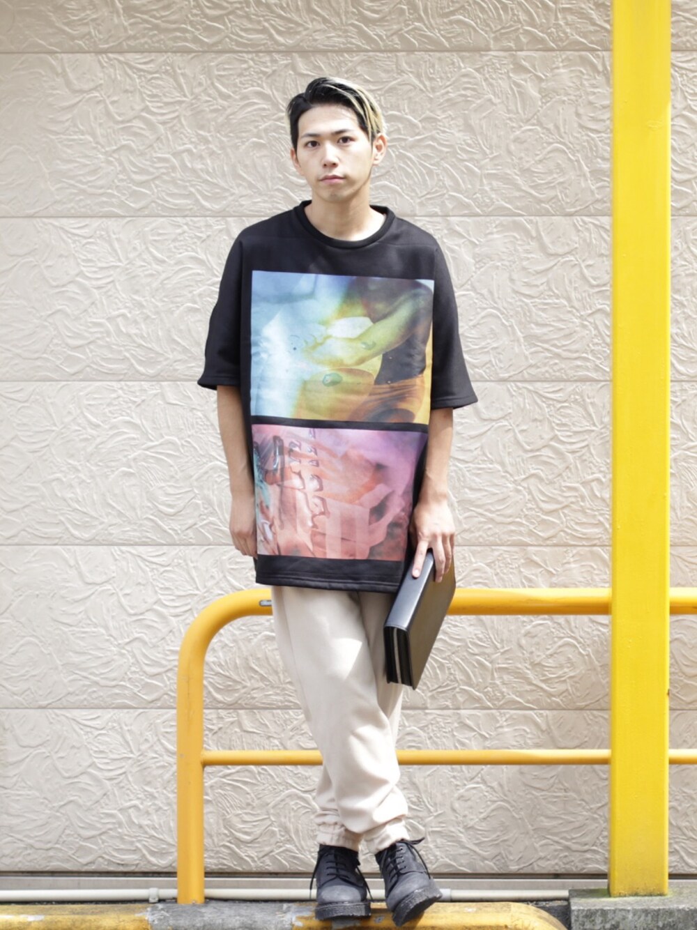 「DRESSEDUNDRSSED、SHAUNSAMSON、2015AW、秋冬コーデ」｜「SHAUN SAMSONのアイテム（Tシャツ/カットソー、ブラック系）」を使った、HIROSHIさん（メンズ・167cm）の秋コーディネートの1枚目の写真