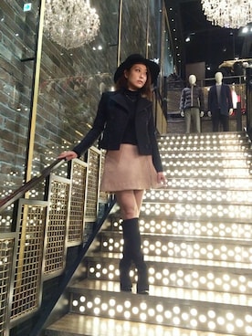 「レザースカート」｜「アイテム（ピーコート）」を使った、Yasukoさん（レディース・161cm）の秋コーディネート