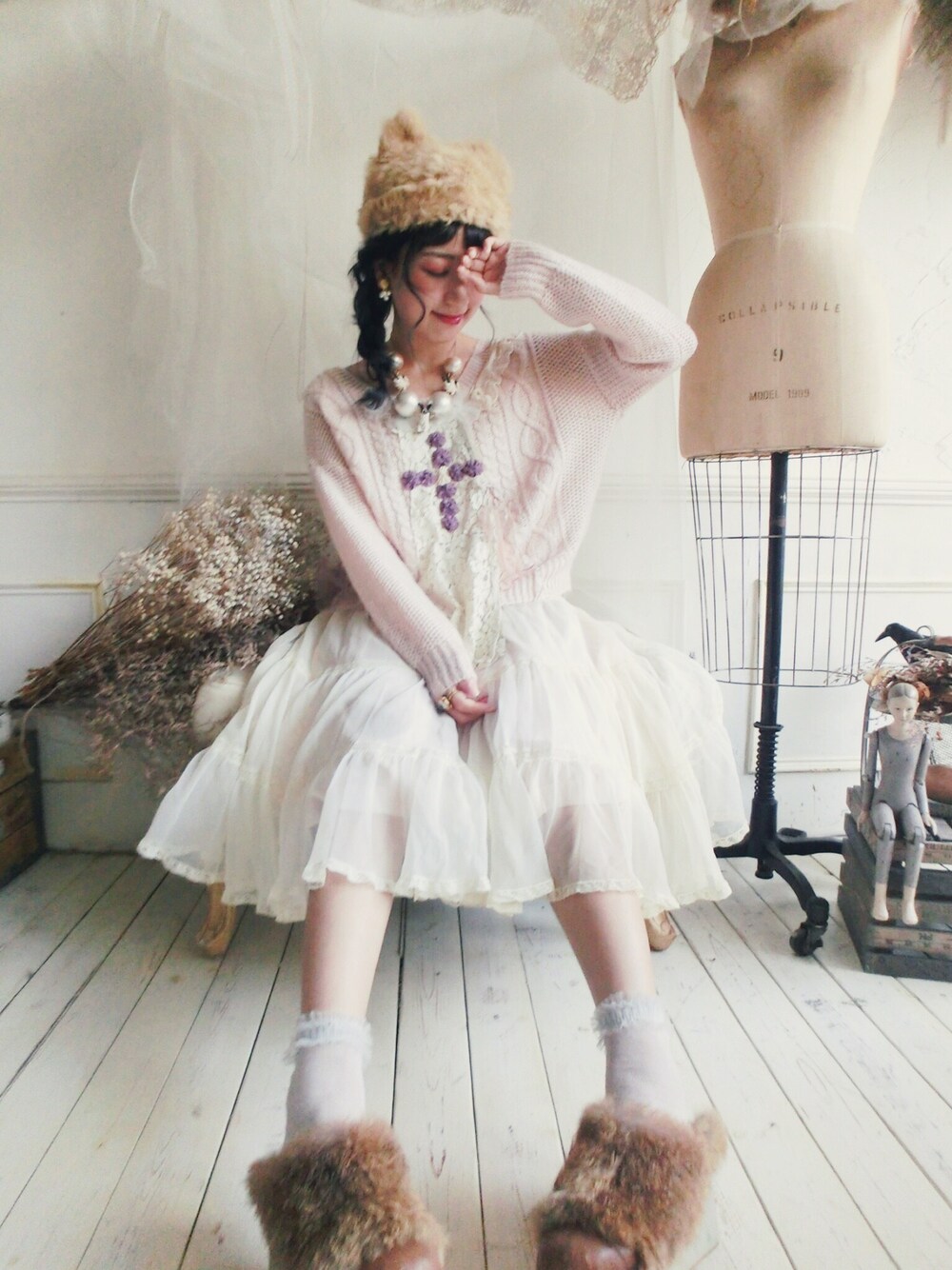 「outfit、winter、handmade fes、Choucas、vintage、sedmikrasky」｜「Handmadeのアイテム（トップス、ピンク系）」を使った、木塔麻さん（レディース・160cm）の秋コーディネートの1枚目の写真