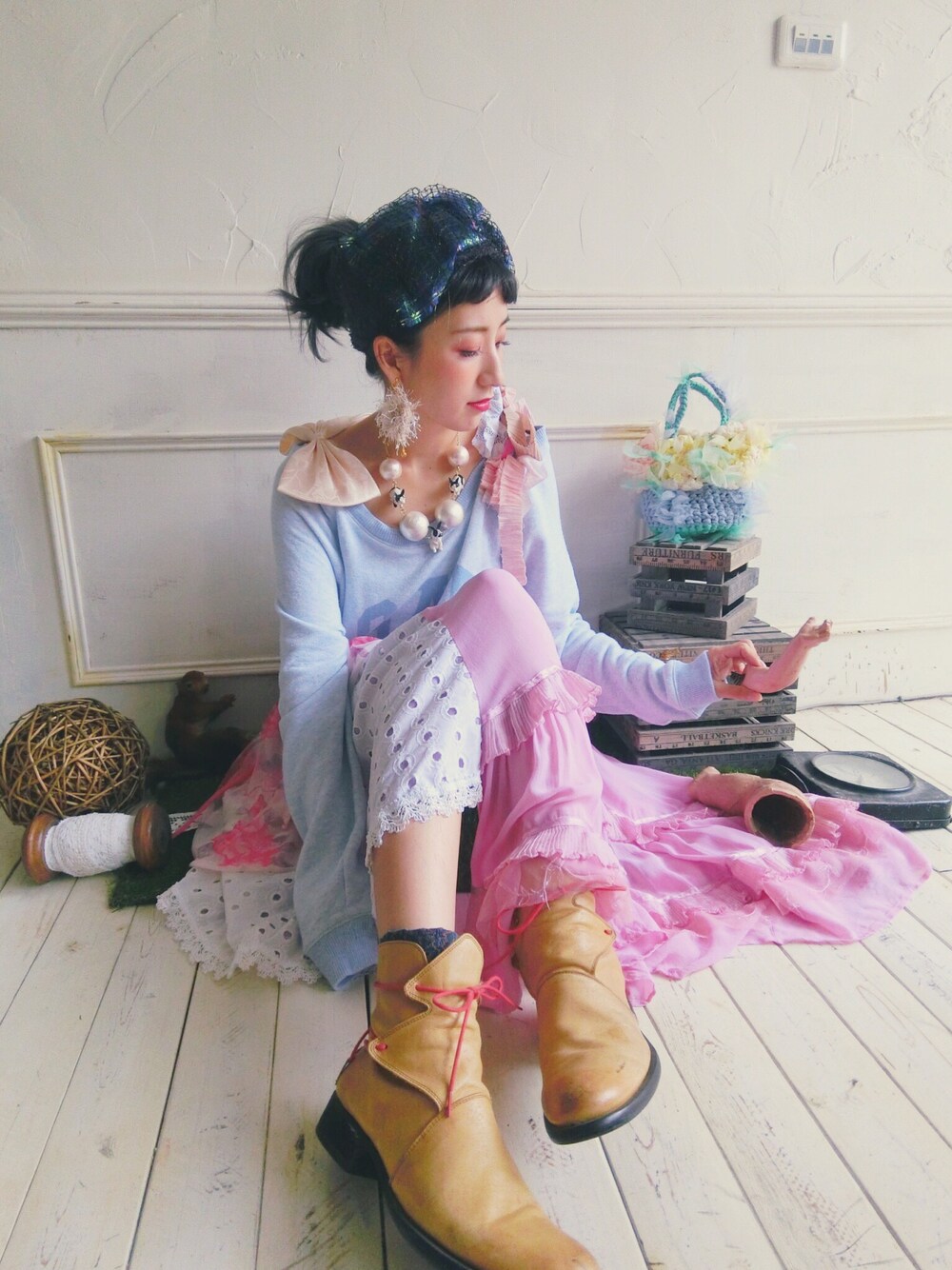 「outfit、Choucas、handmade、koenji、one third」｜「Handmadeのアイテム（ワンピース/ドレス、ピンク系）」を使った、木塔麻さん（レディース・160cm）の秋コーディネートの1枚目の写真