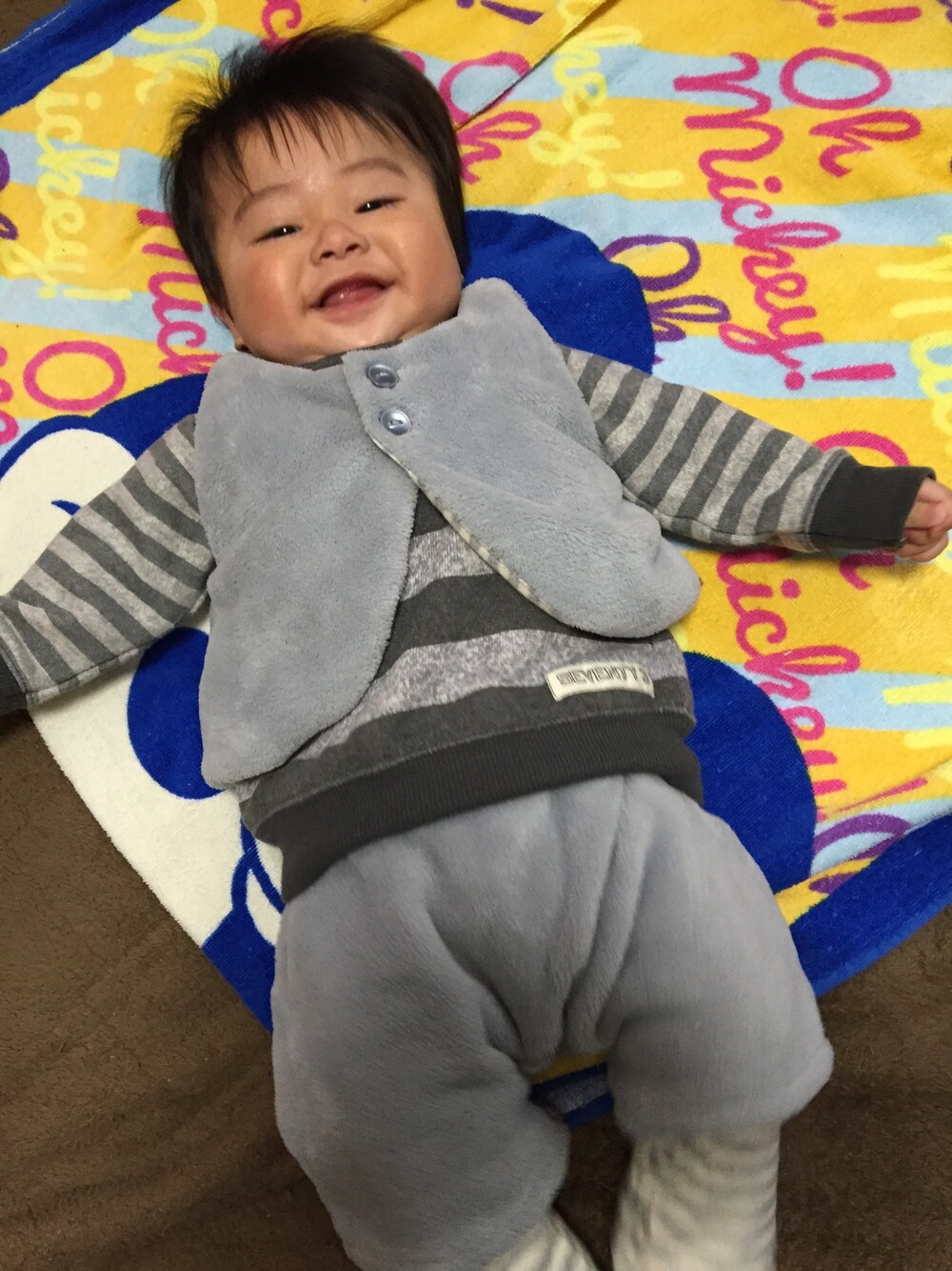 「西松屋、男の子、4カ月」｜「西松屋のアイテム（その他アウター、グレー系）」を使った、たそさん（レディース・159cm）の秋コーディネートの1枚目の写真