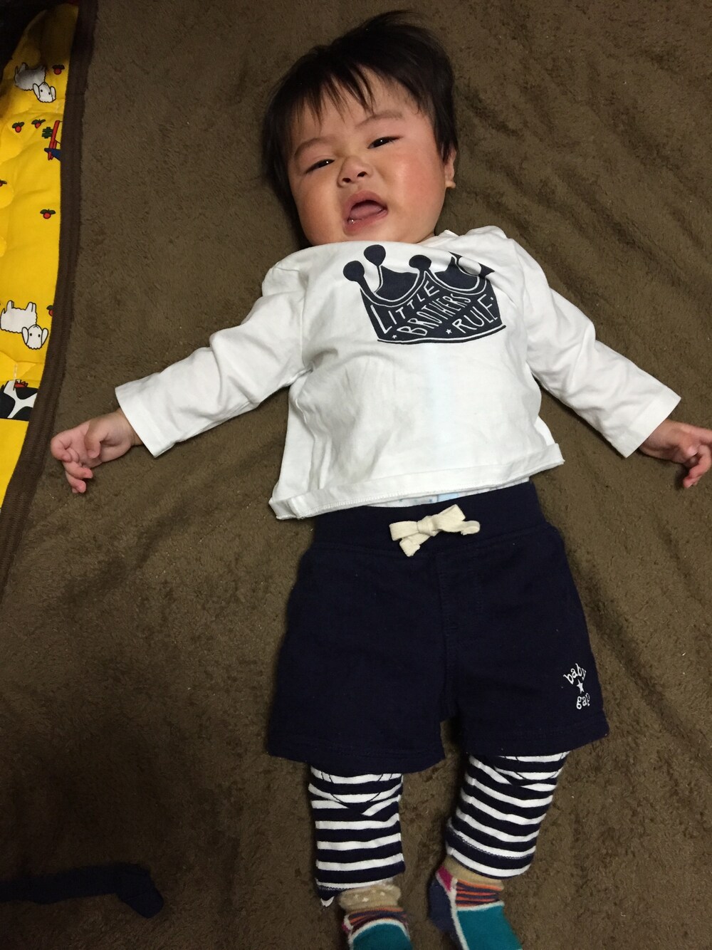 「男の子、4ヶ月」｜「babyGAPのアイテム（Tシャツ/カットソー、ホワイト系）」を使った、たそさん（レディース・159cm）の秋コーディネートの1枚目の写真