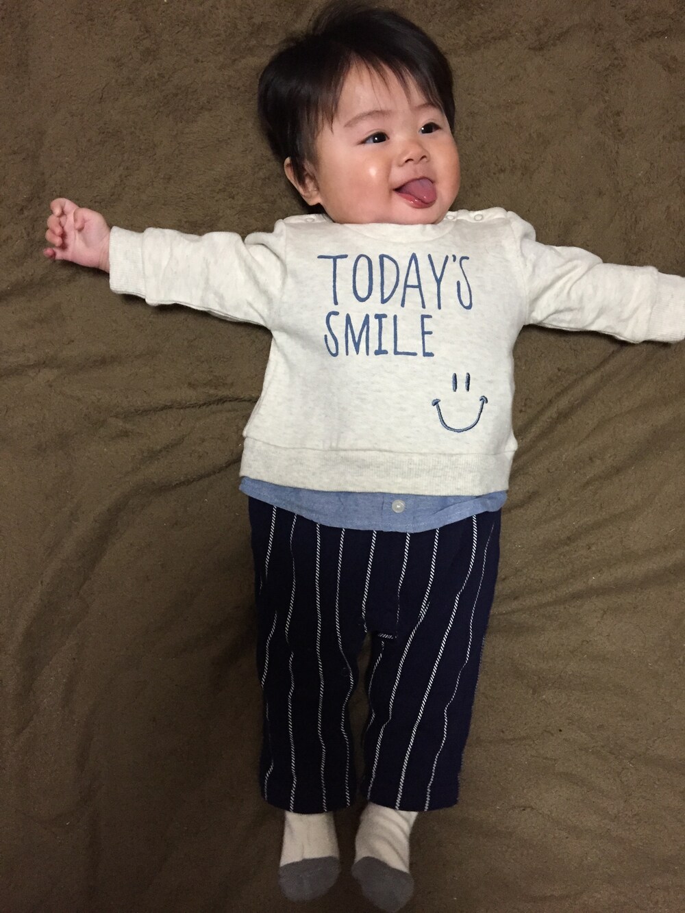 「男の子、プティマイン、５ヶ月」｜「petit mainのスマイルトレーナーロンパース（ロンパース、ホワイト系）」を使った、たそさん（キッズ・70cm）の冬コーディネートの1枚目の写真