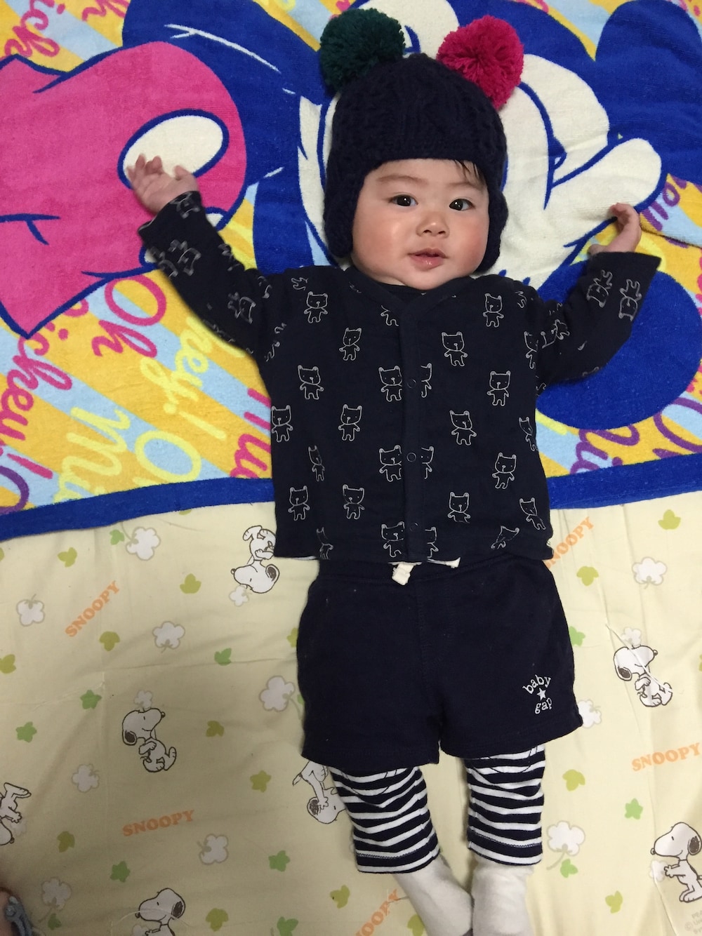 「５か月、男の子、プティマイン、ベビーギャップ」｜「petit mainのアイテム（ニットキャップ/ビーニー、ブルー系）」を使った、たそさん（キッズ・70cm）の冬コーディネートの1枚目の写真