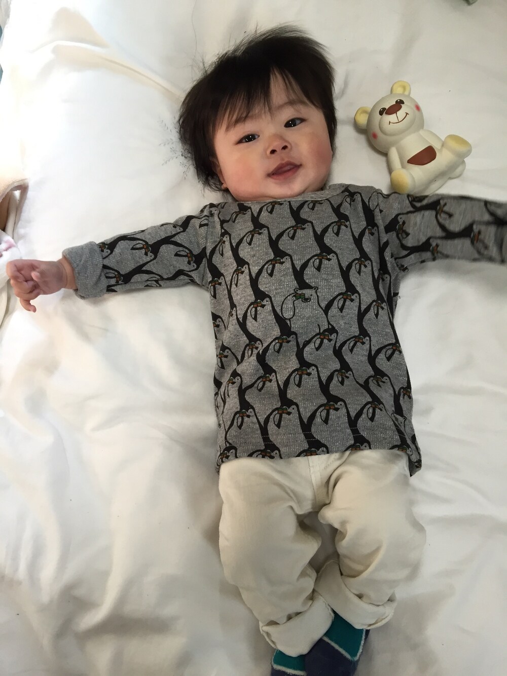 「男の子、6か月、ミキハウス、エフオーキッズ」｜「F.O.KIDSのアイテム（スウェット、グレー系）」を使った、たそさん（キッズ・70cm）の冬コーディネートの1枚目の写真