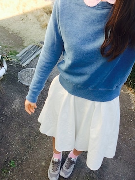 「白スカート」｜「アイテム（スウェット）」を使った、hanaさん（レディース・164cm）の春コーディネート