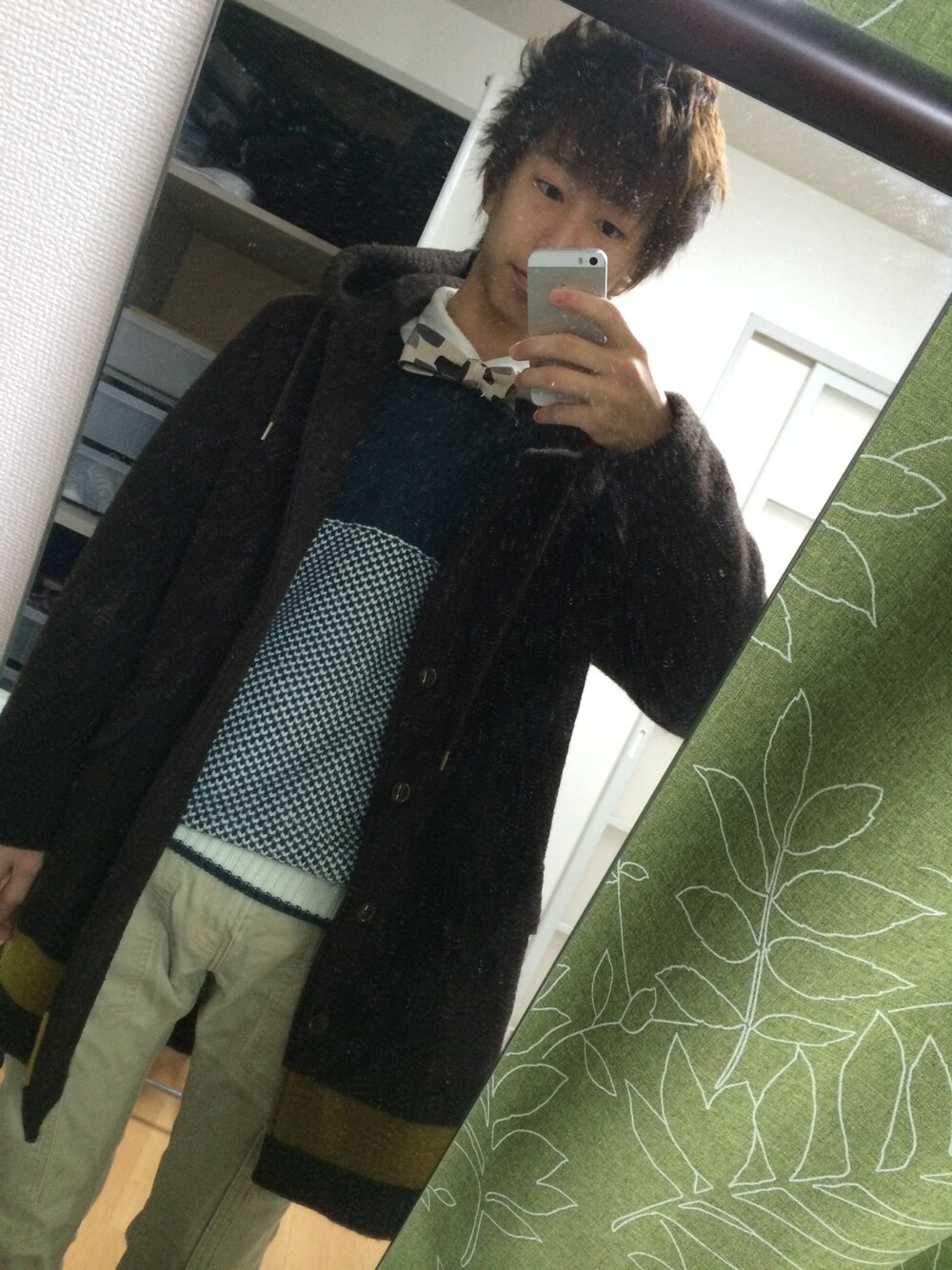 「MR.OLIVEのWOOL MOSSER LINED KNIT / HOODED OVER LONG COAT（ダッフルコート、ブラウン系）」を使った、もっちゃんさん（メンズ・172cm）の冬コーディネートの1枚目の写真