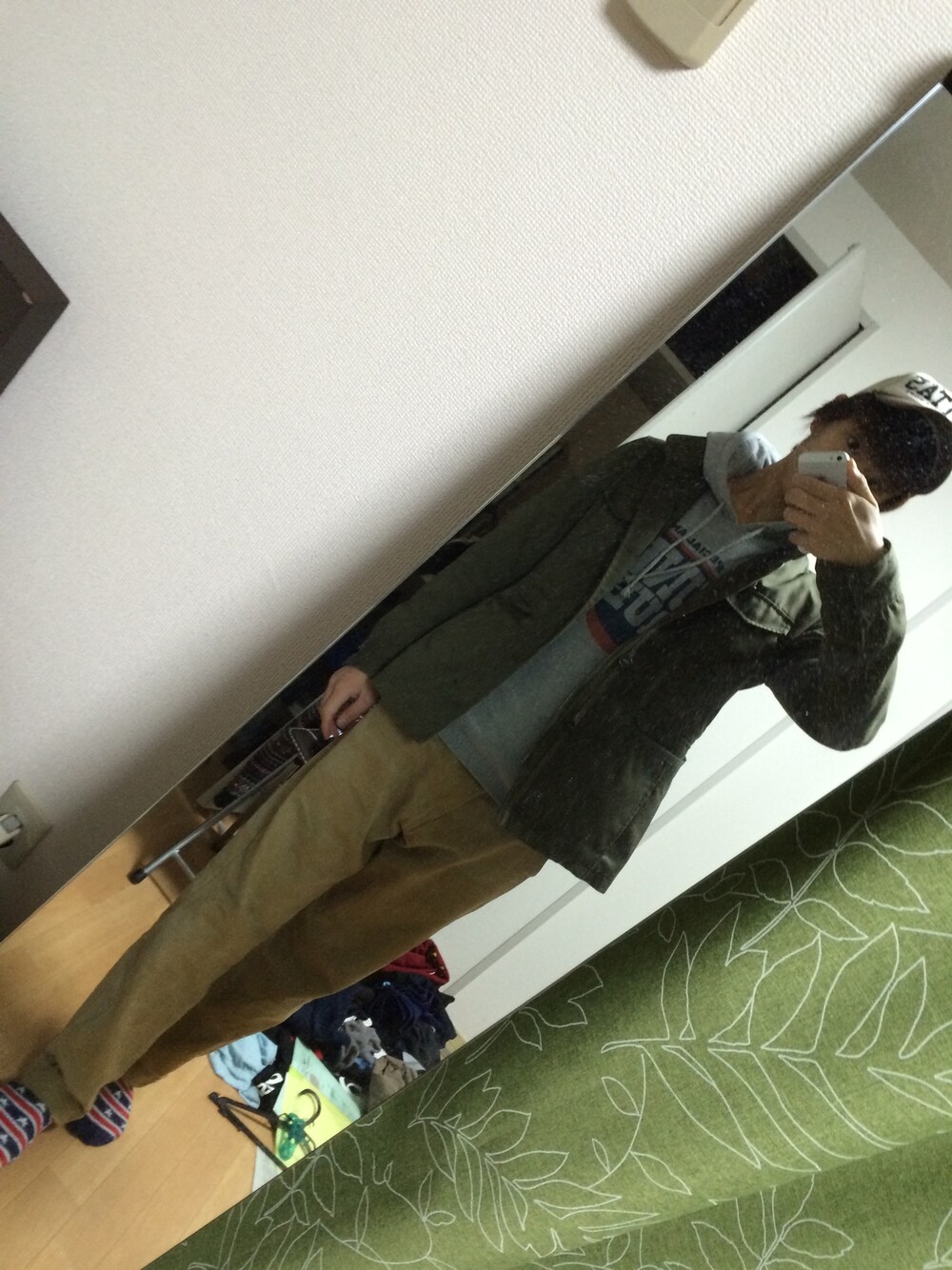 「ストリート、キャップ、パーカー、朝、簡単コーデ、大学生、キャンパス」｜「tk.TAKEO KIKUCHIのアイテム（その他アウター、グリーン系）」を使った、もっちゃんさん（メンズ・172cm）の冬コーディネートの1枚目の写真