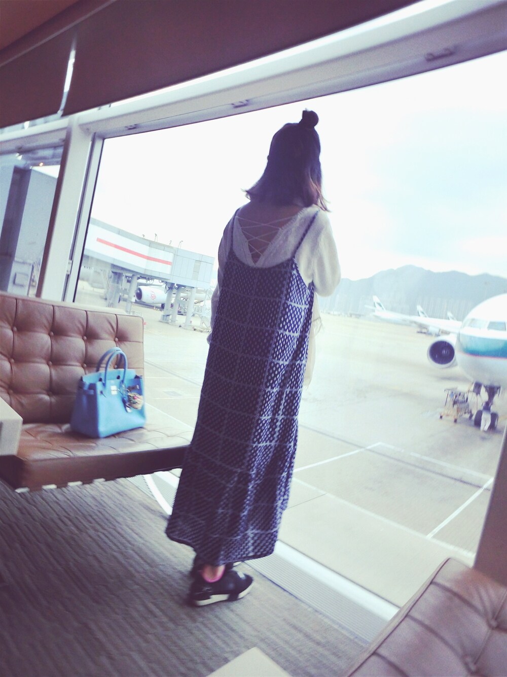 「STYLENANDAのアイテム（スカート、ブルー系）」を使った、Lucyさん（レディース・160cm）の春コーディネートの1枚目の写真