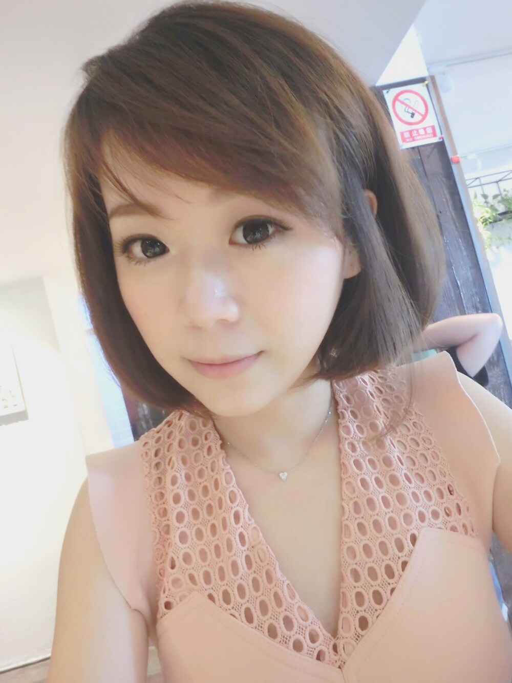 「sandroのアイテム（スカート、ピンク系）」を使った、Lucyさん（レディース・160cm）の秋コーディネートの1枚目の写真