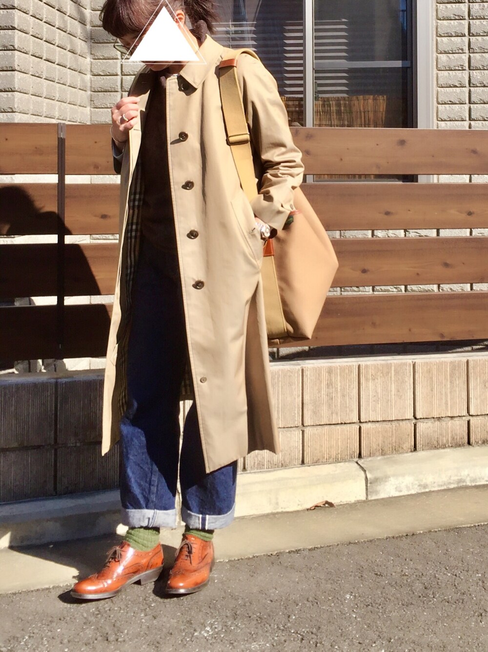 「秋のコーデ、ブレディ、ステンカラーコート、バーバリー、ヤエカ、accessoriesMAU」｜「BURBERRYのアイテム（ジャケット/アウター、ベージュ系）」を使った、na.さん（レディース・160cm）の秋コーディネートの1枚目の写真